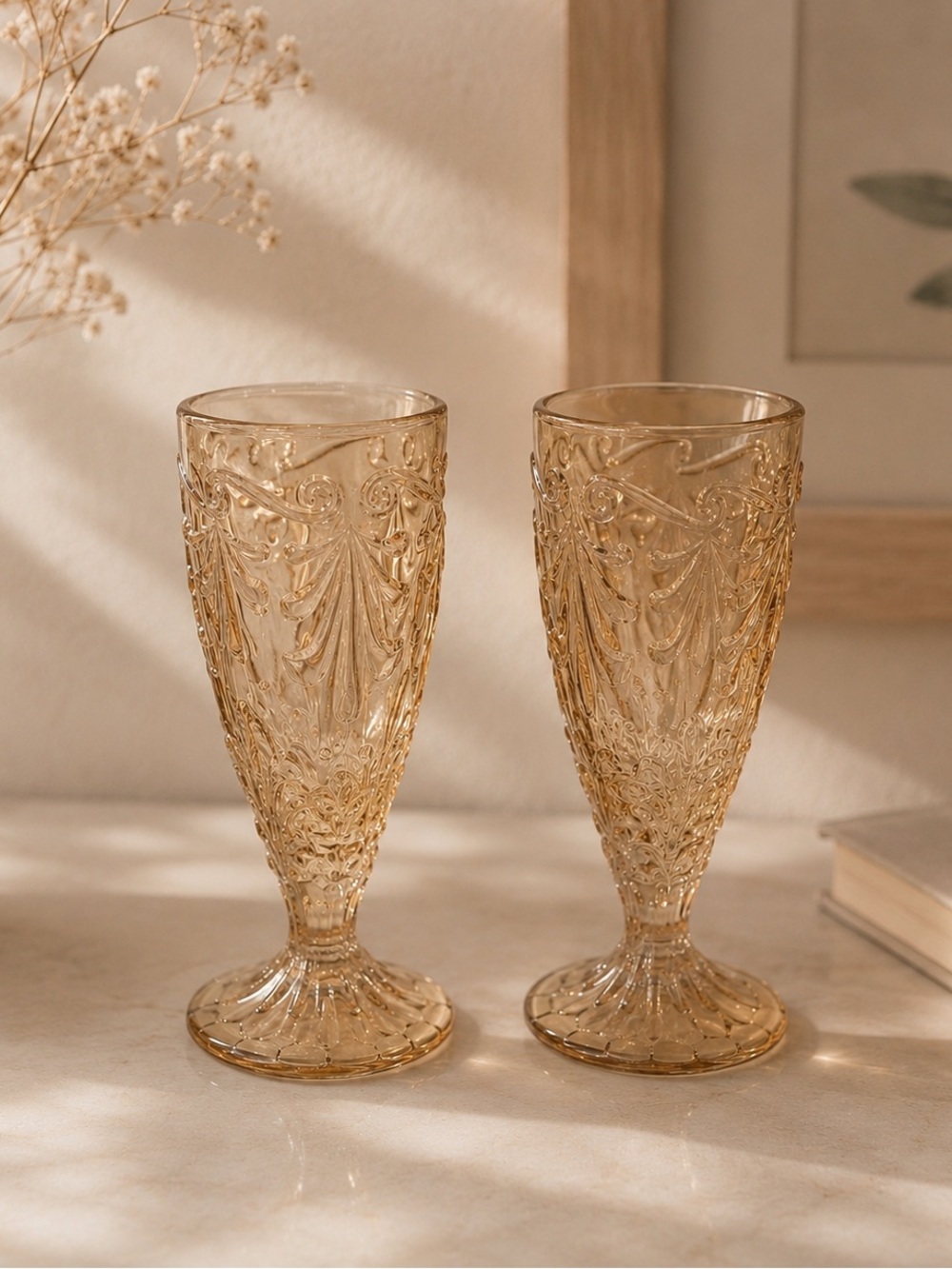 VINTAGE – Set of 2 Carnival Glass Goblets